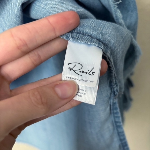 Rails Linen Blend Zimi Vintage Wash Chambray Bell Sleeves V Neck Long Sleeve Top - Picture 10 of 15